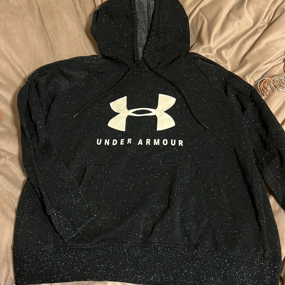 Under Armour Sweatshirt - Picture 1 of 2